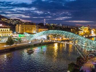 Explorer-Tour nach Tbilisi | 6 Gäste - 5 Tage - 4 Nächte - 3 Golfplätze